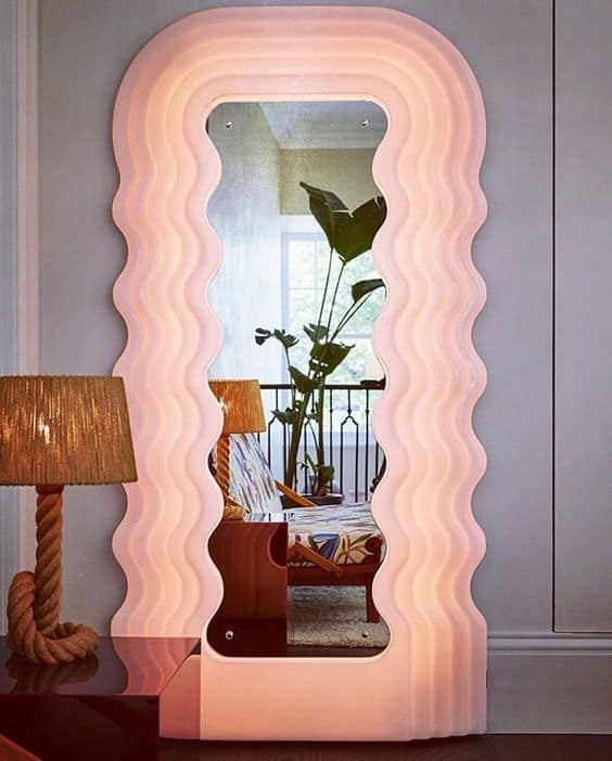Miroir/lampe Ultragragola de Ettore Sottsass